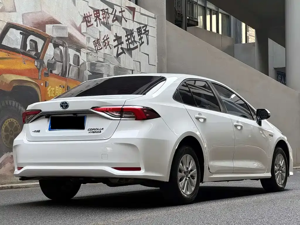 Toyota Corolla — фото 6