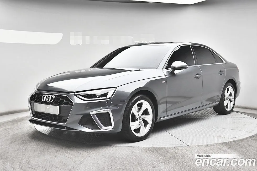 Audi A4 — фото 1