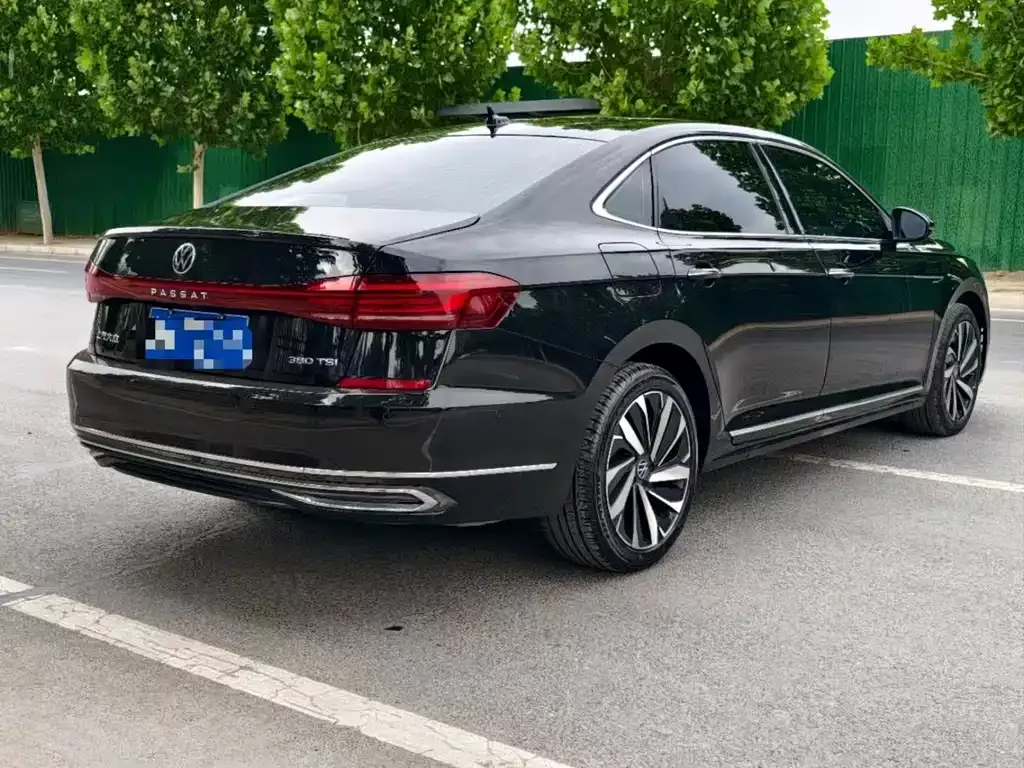 Volkswagen Passat 2023 из CN, фото 7