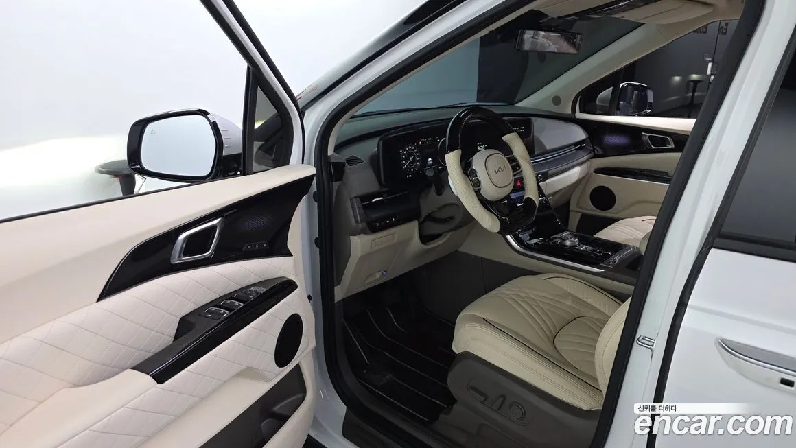 Kia Carnival — фото 10