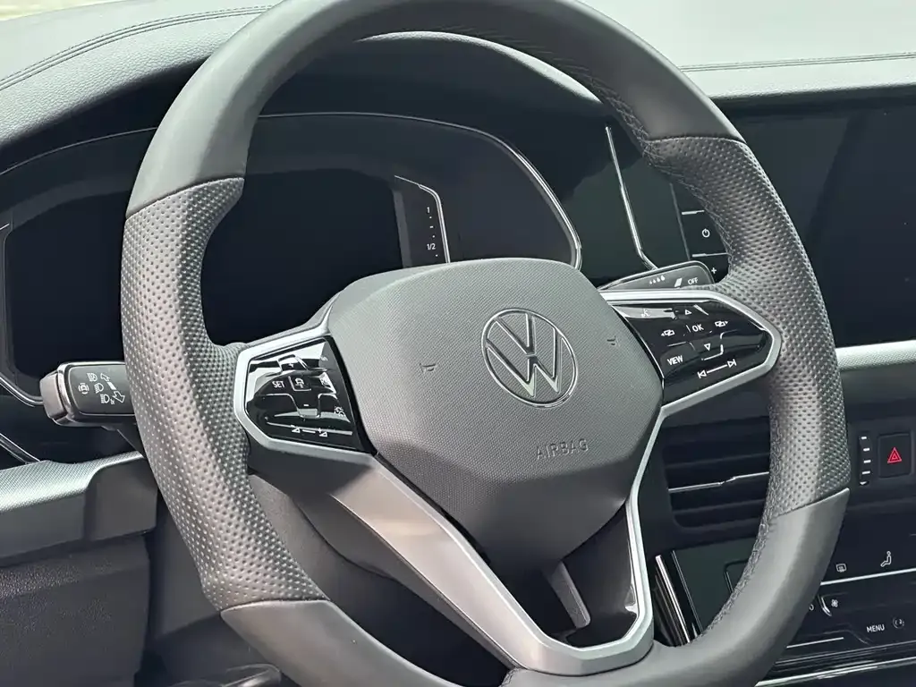 Volkswagen Passat New Energy 2023 из CN, фото 8