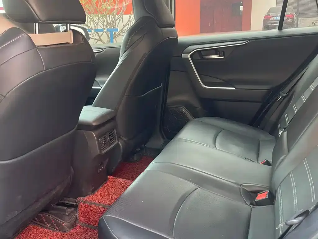 Toyota Wildlander 2022 из CN, фото 2