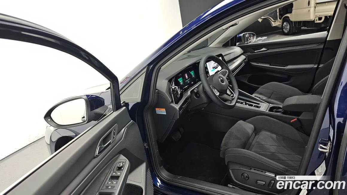 Volkswagen Golf 2022 из KR, фото 9