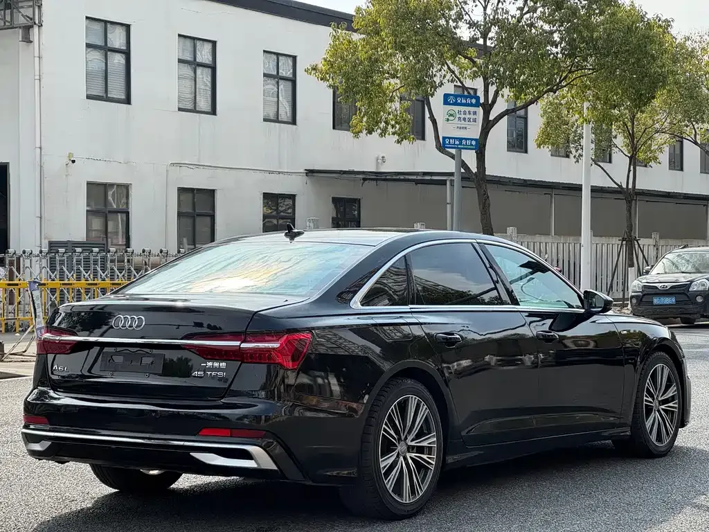 Audi A6L — фото 3