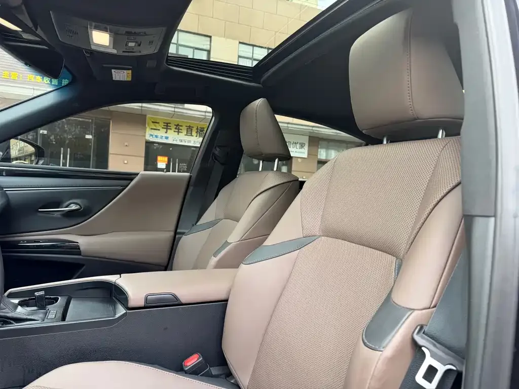 Lexus ES 2024 из CN, фото 9