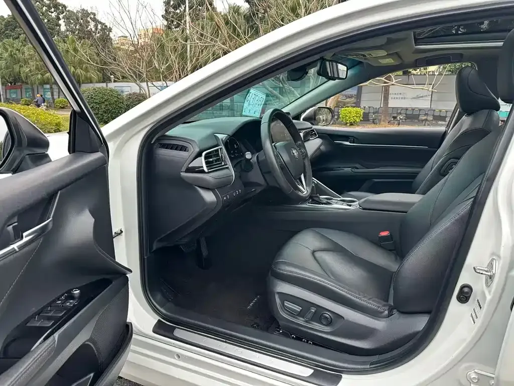 Toyota Camry 2021 из CN, фото 7