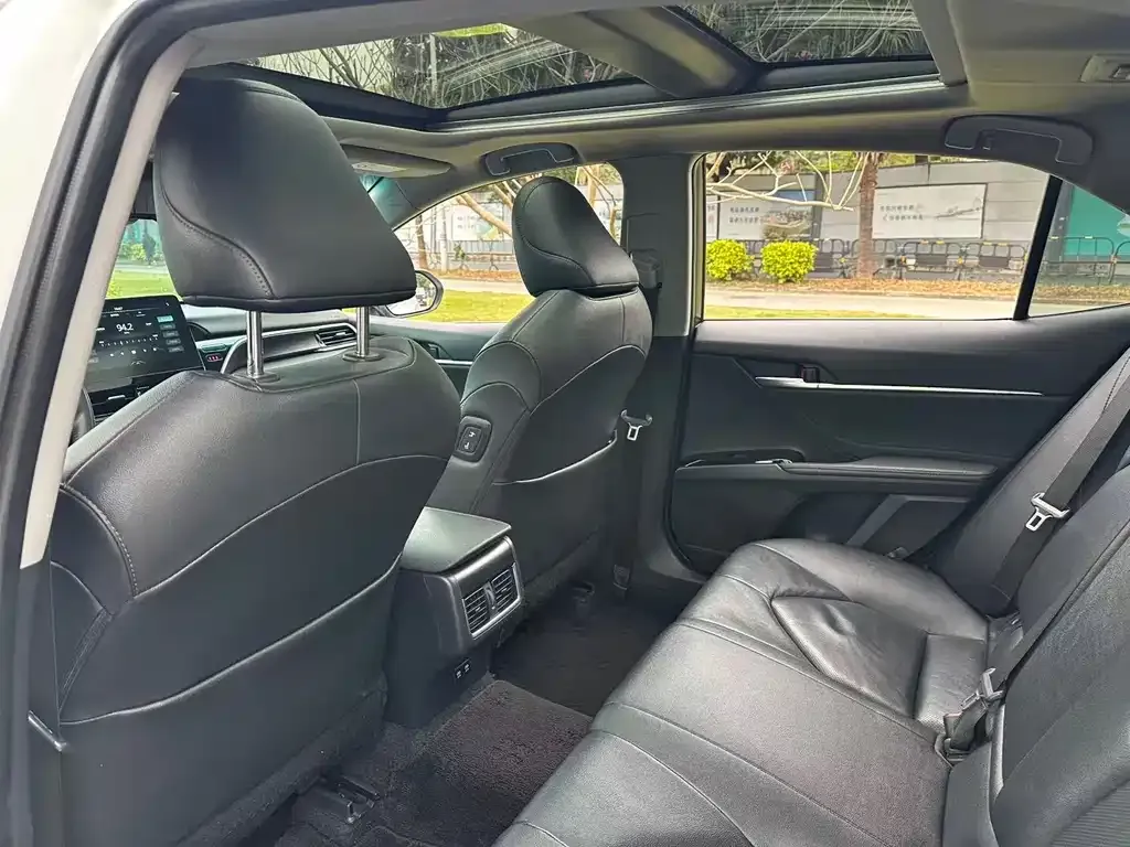 Toyota Camry 2021 из CN, фото 8