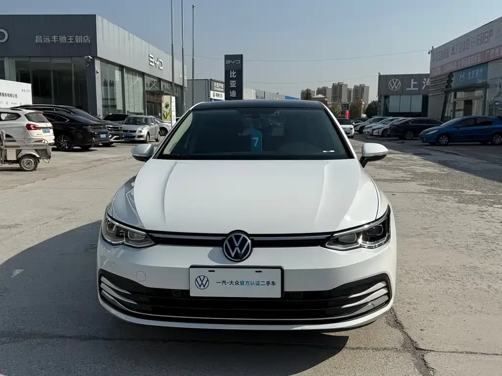 Volkswagen Golf 2024 из CN, фото 7