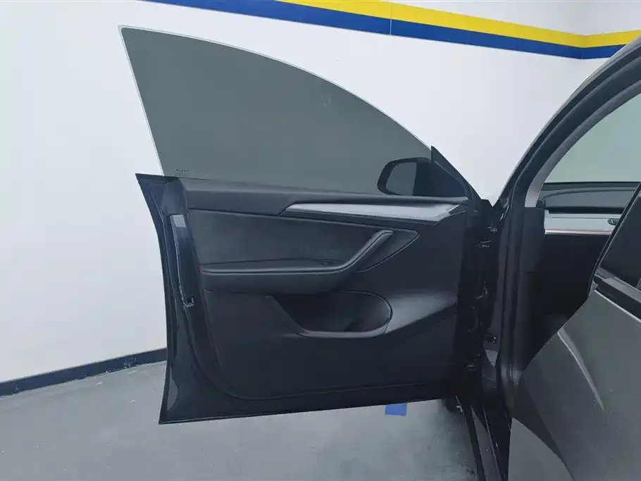 Tesla Model Y 2024 из CN, фото 2
