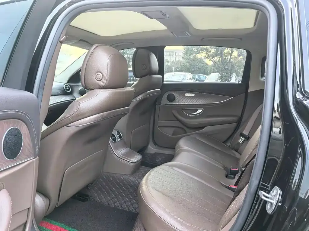 Mercedes-Benz E-Class 2022 из CN, фото 2