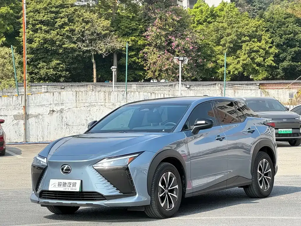 Lexus RZ