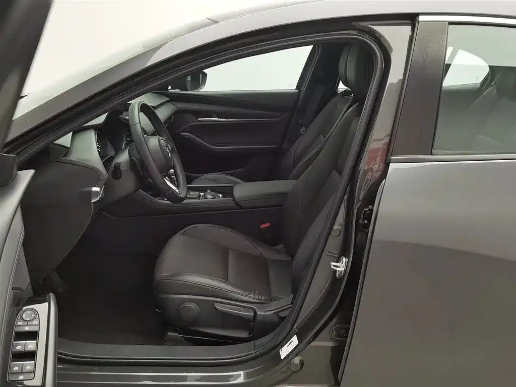 Mazda 3 Axela 2022 из CN, фото 8