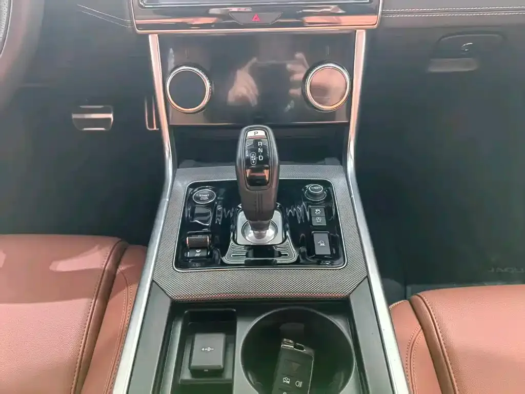 Jaguar XEL 2024 из CN, фото 7