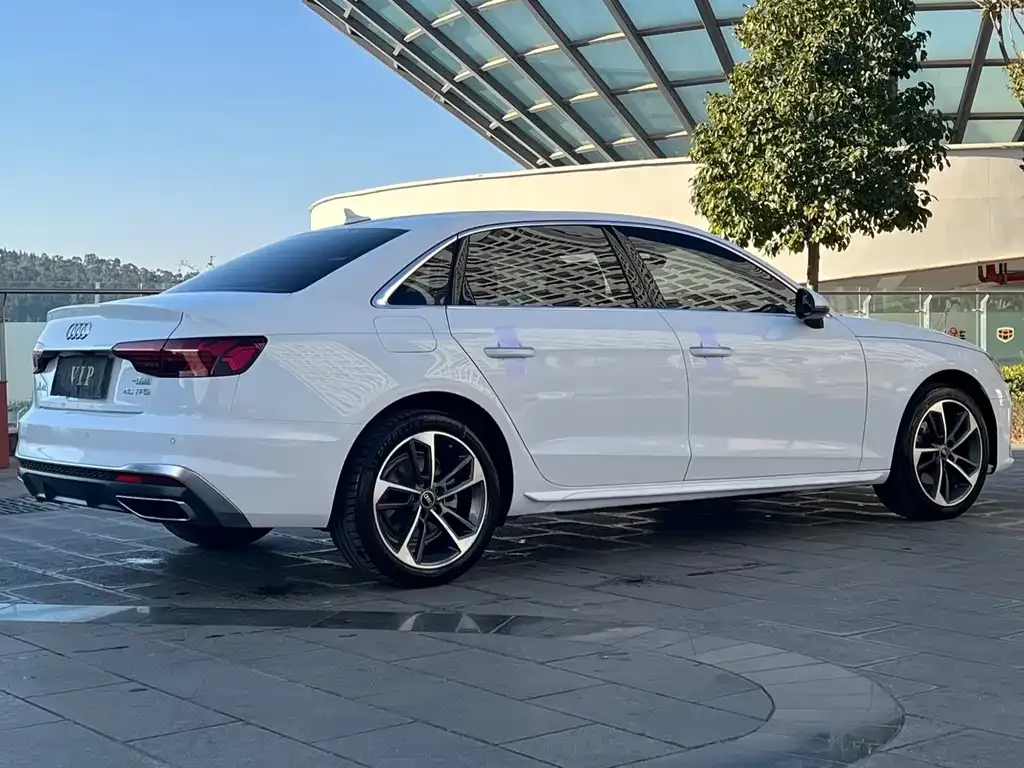 Audi A4L — фото 3