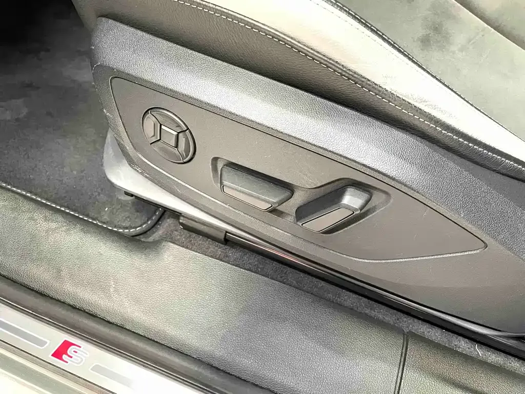 Audi Q3 2021 из CN, фото 5