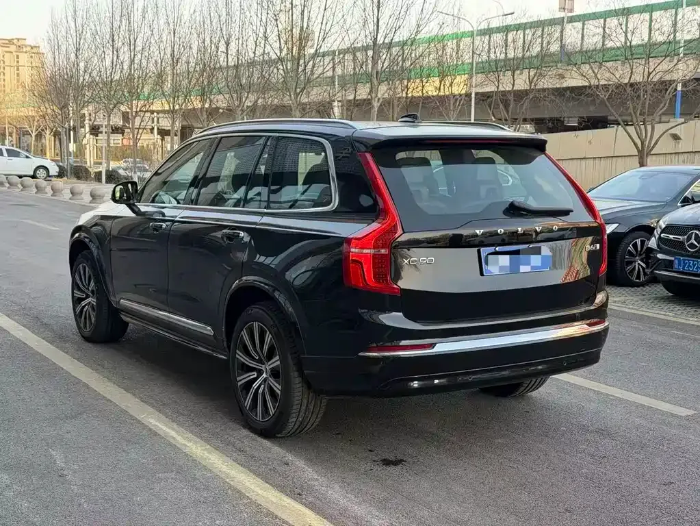 Volvo XC90 — фото 8
