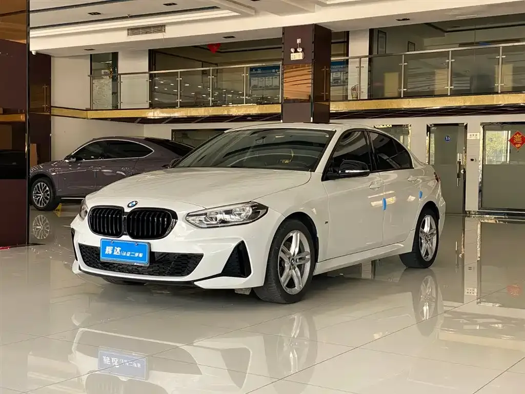 BMW 1 Series 2023 из CN, фото 1