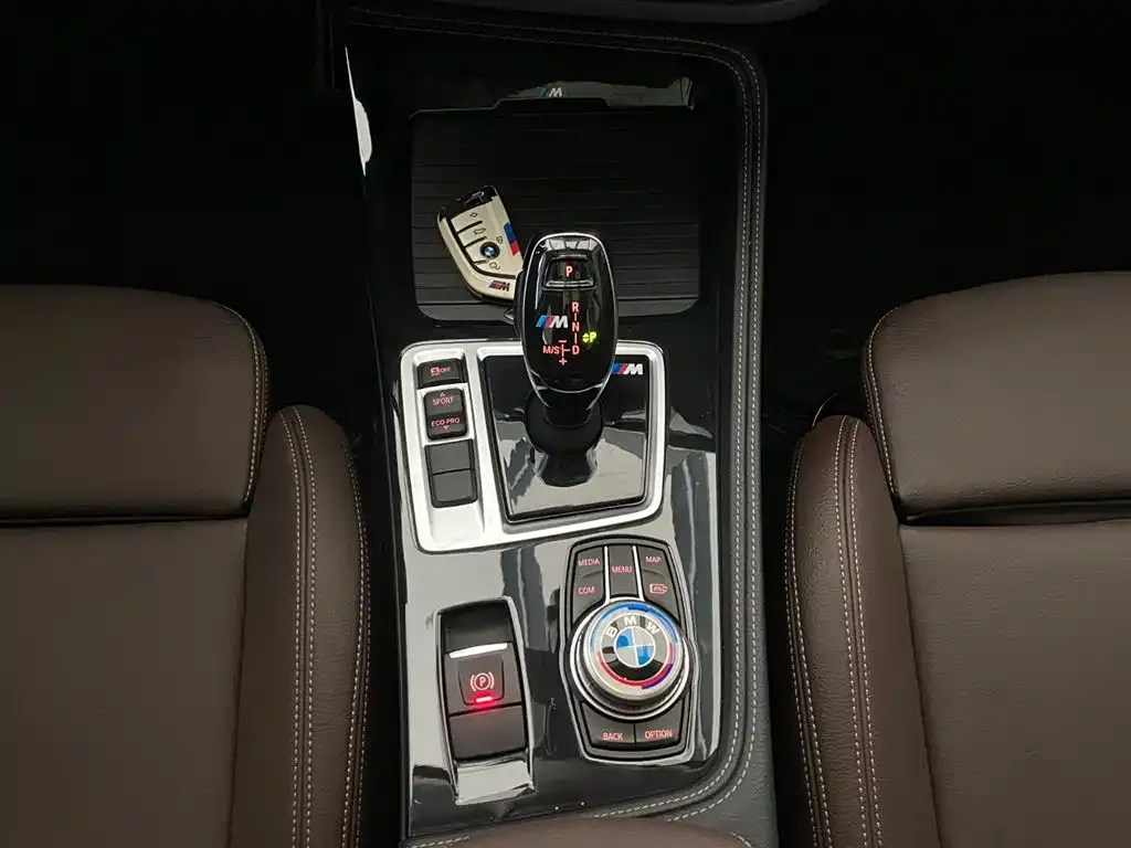 BMW 1 Series 2023 из CN, фото 3