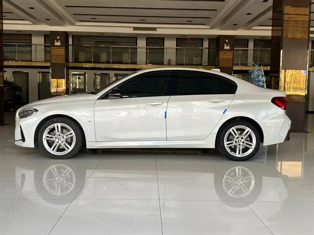 BMW 1 Series 2023 из CN, фото 7