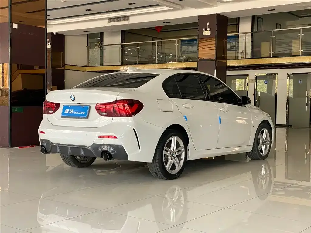 BMW 1 Series 2023 из CN, фото 10