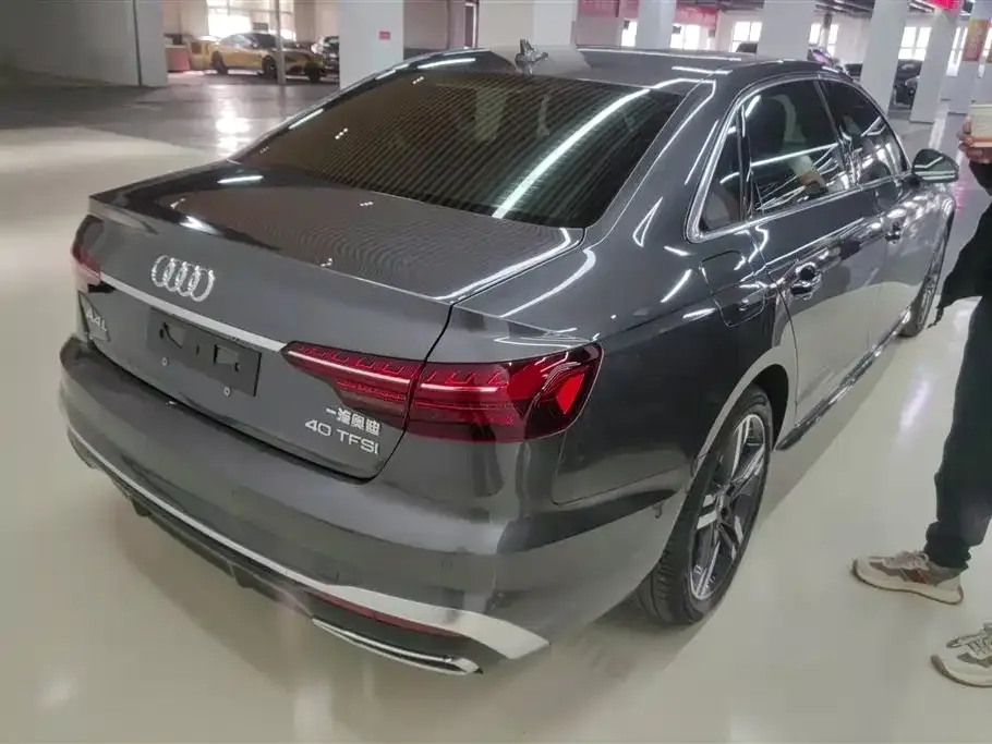 Audi A4L 2021 из CN, фото 3
