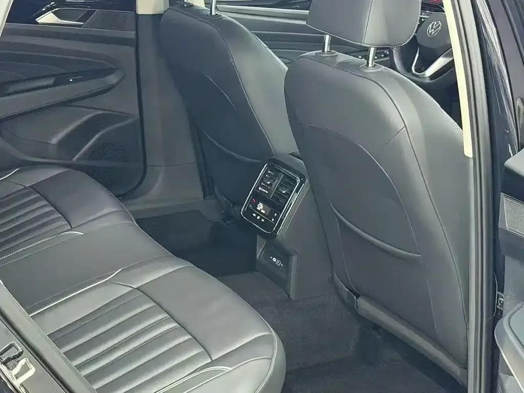 Volkswagen Passat — фото 6