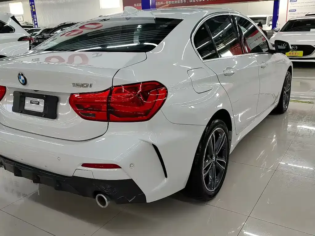 BMW 1 Series 2021 из CN, фото 3