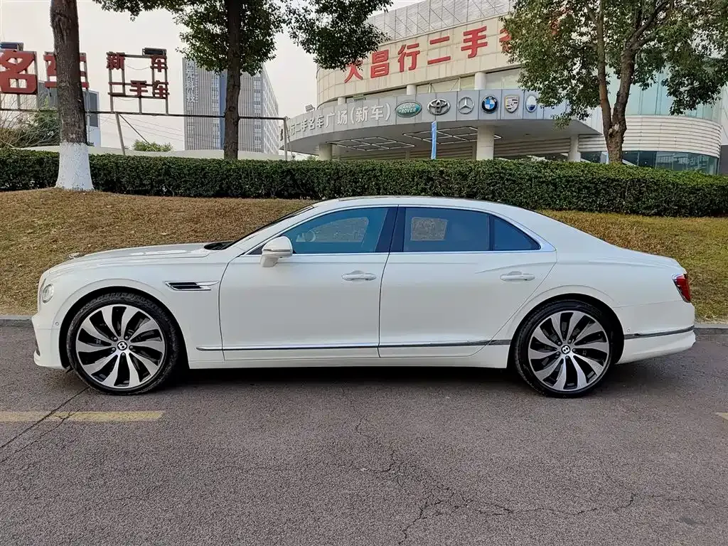 Bentley Flying Spur 2023 из CN, фото 6