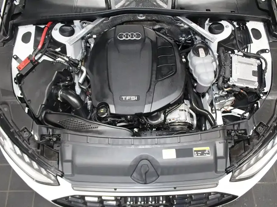 Audi A4L 2022 из CN, фото 5