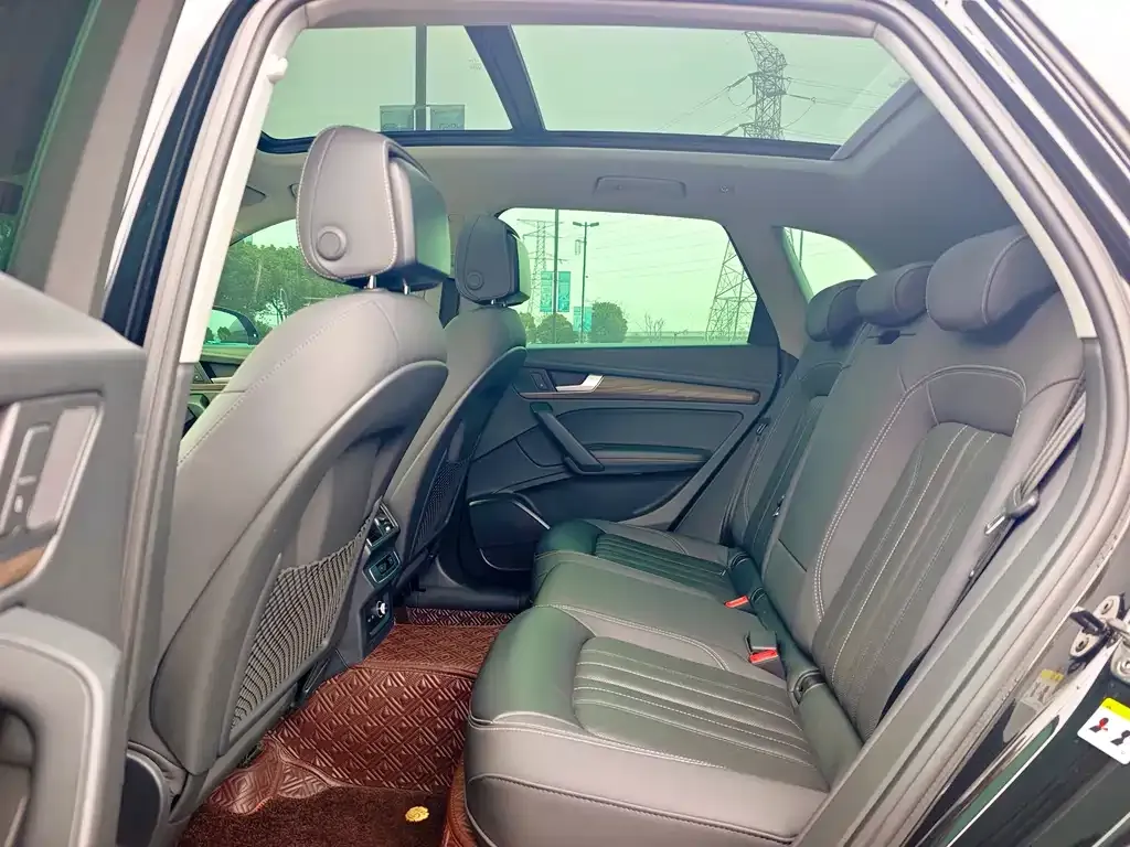 Audi Q5L 2022 из CN, фото 2