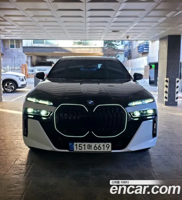 BMW 7-Series — фото 1