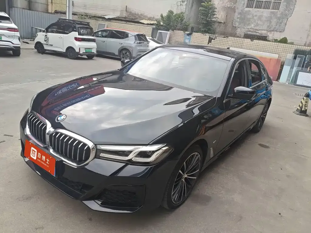 BMW 5 Series — фото 1