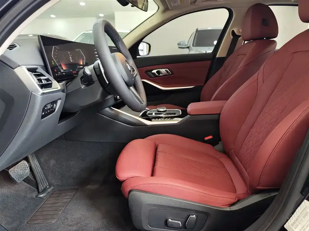 BMW 3 Series 2024 из CN, фото 7