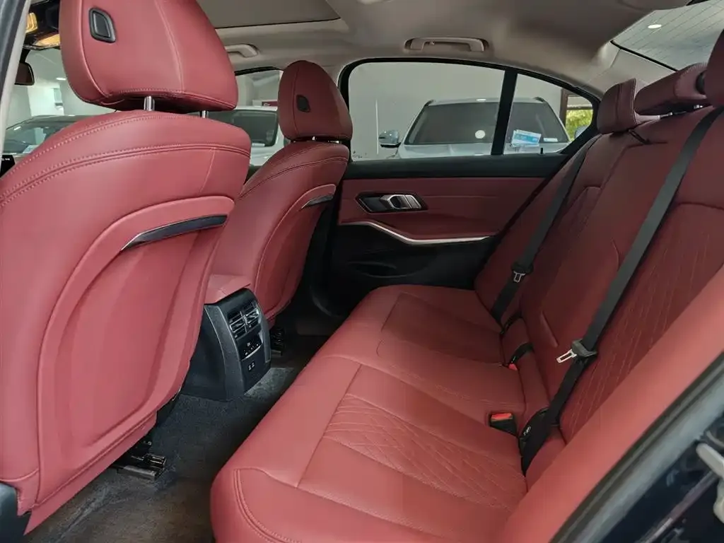 BMW 3 Series 2024 из CN, фото 6