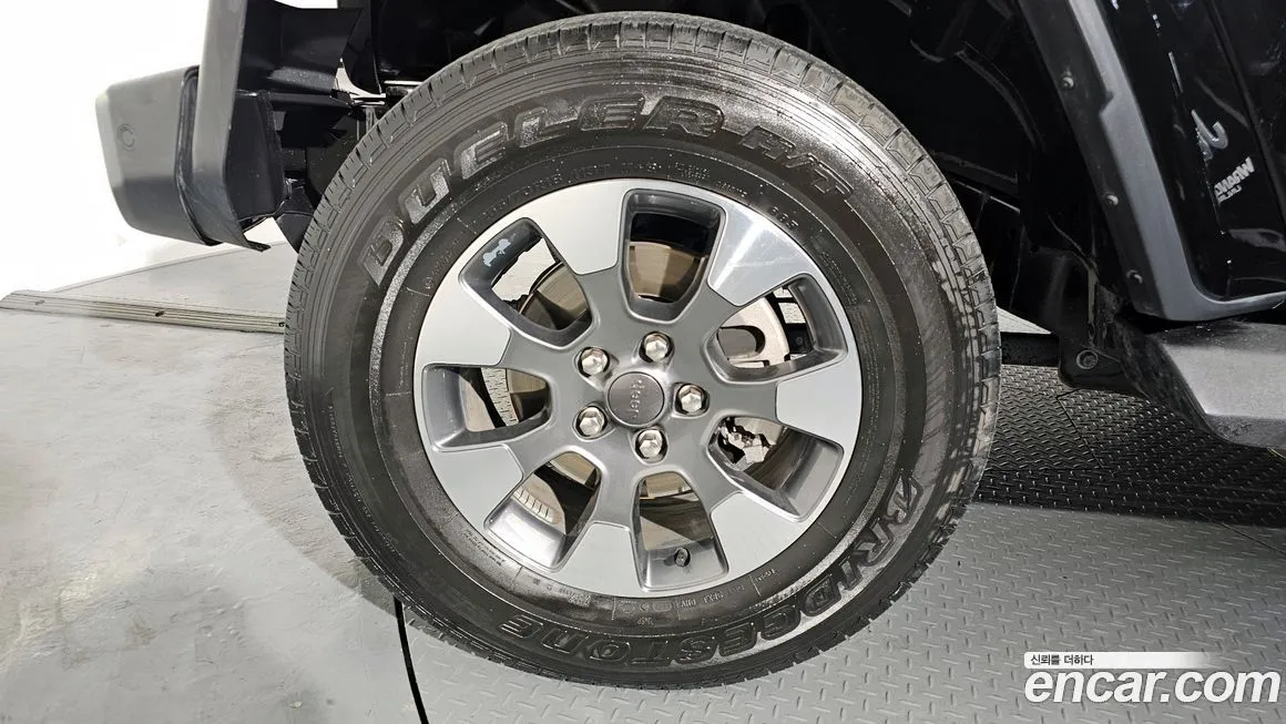 Jeep Wrangler 2022 из KR, фото 5