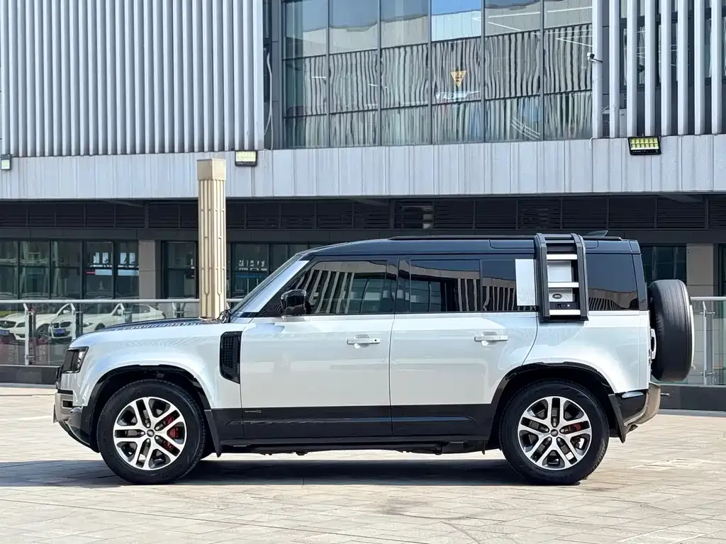 Land Rover Defender — фото 7