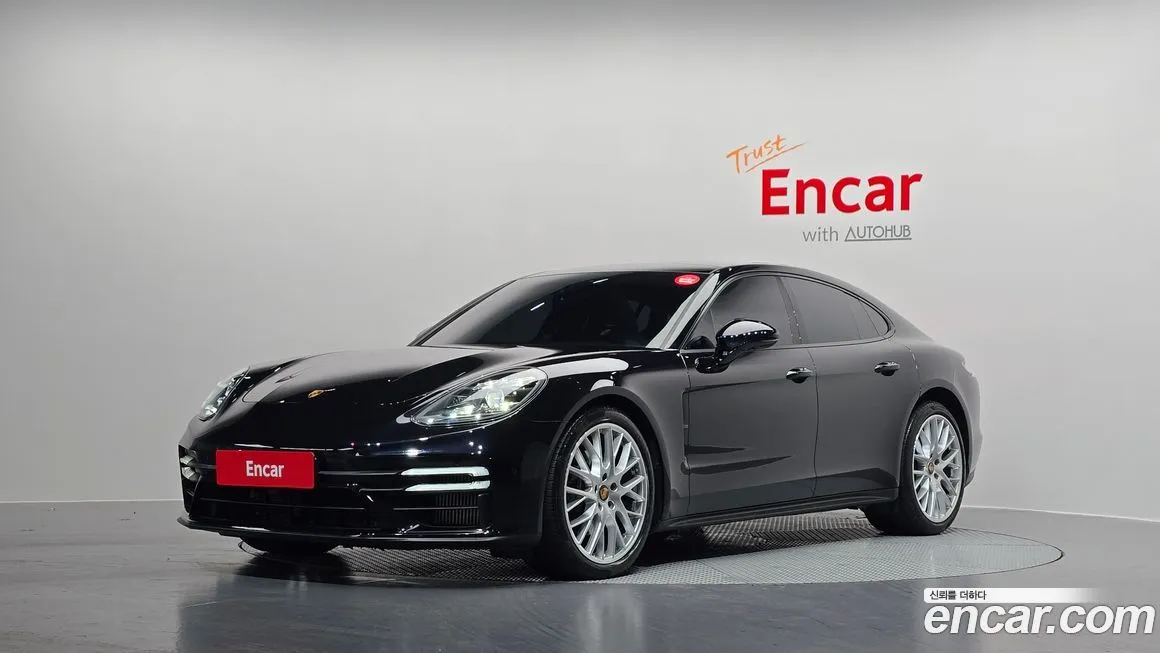 Porsche Panamera — фото 1