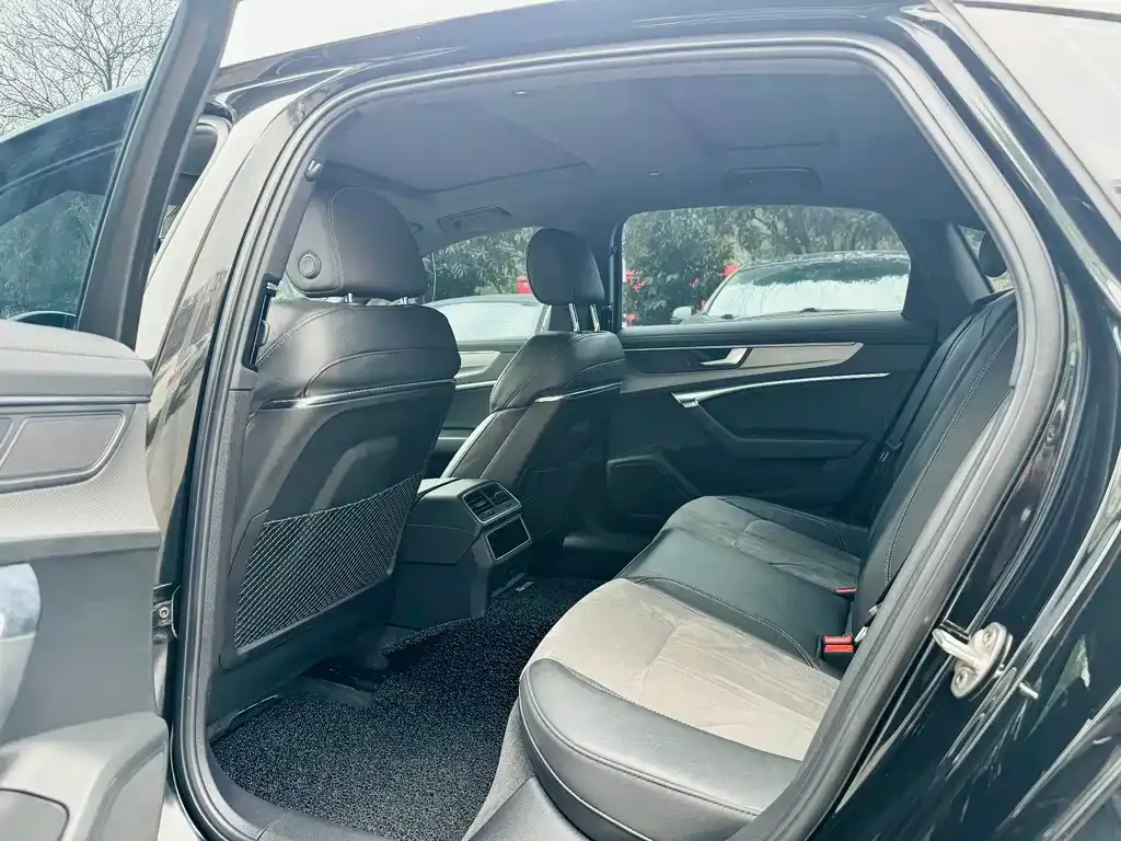 Audi A6L 2022 из CN, фото 5