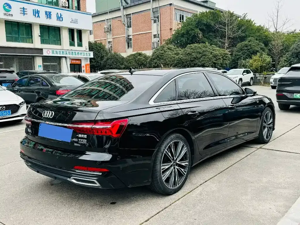 Audi A6L 2022 из CN, фото 6