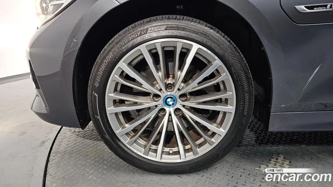 BMW 3-Series 2022 из KR, фото 9