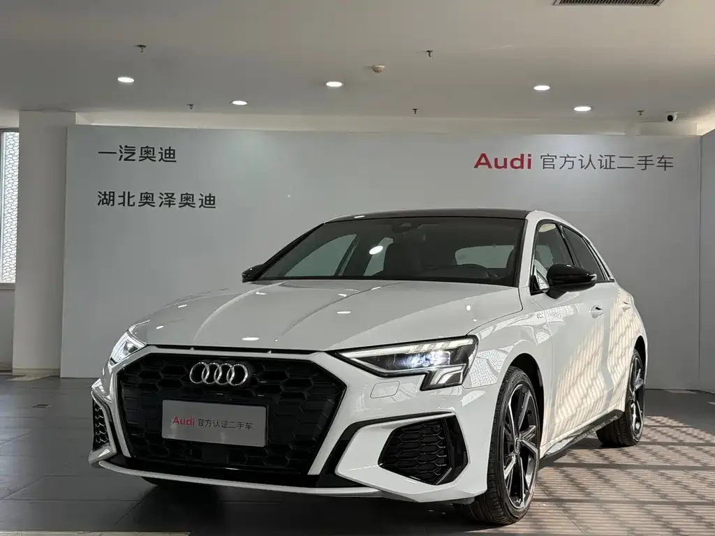 Audi A3 — фото 1