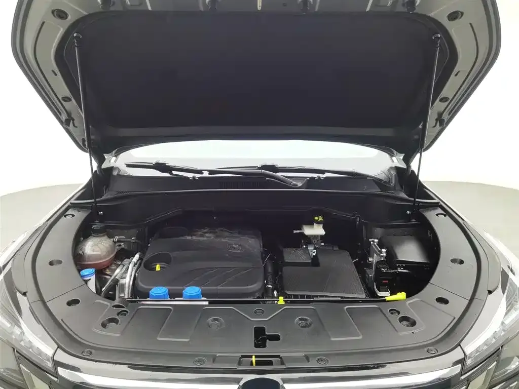 Changan UNI-Z New Energy 2024 из CN, фото 3