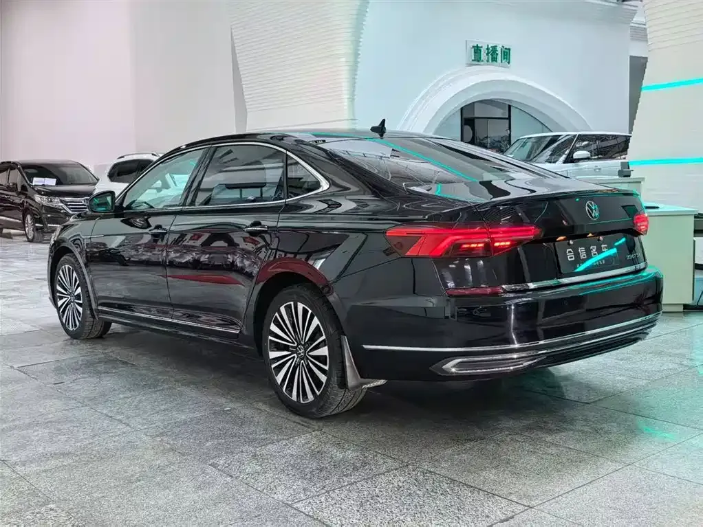 Volkswagen Passat 2021 из CN, фото 8