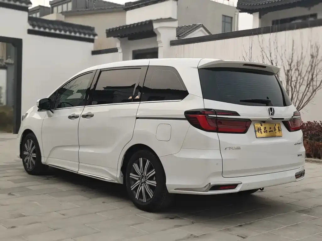 Honda Odyssey — фото 10