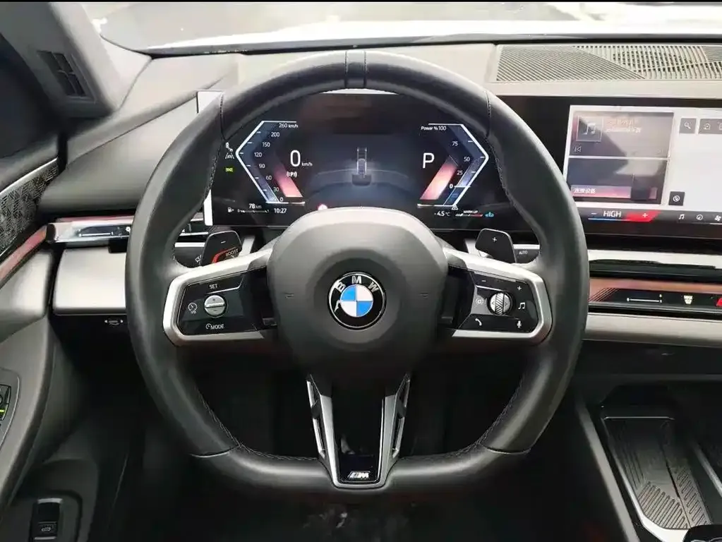 BMW 5 Series 2025 из CN, фото 10