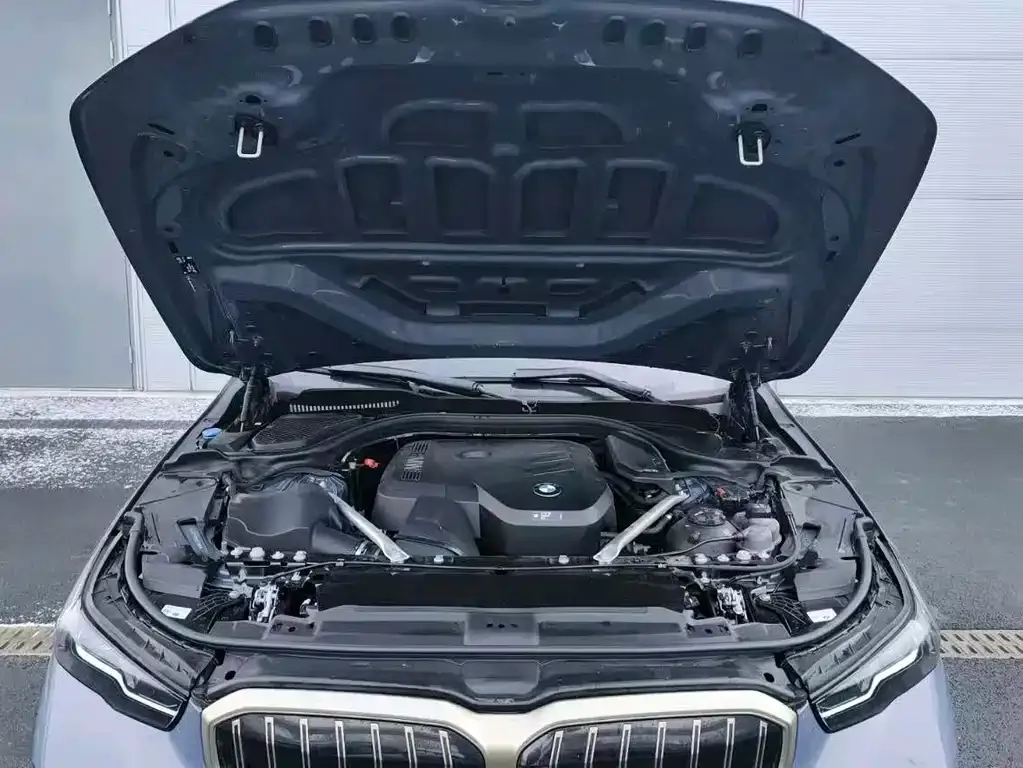 BMW 5 Series 2025 из CN, фото 4