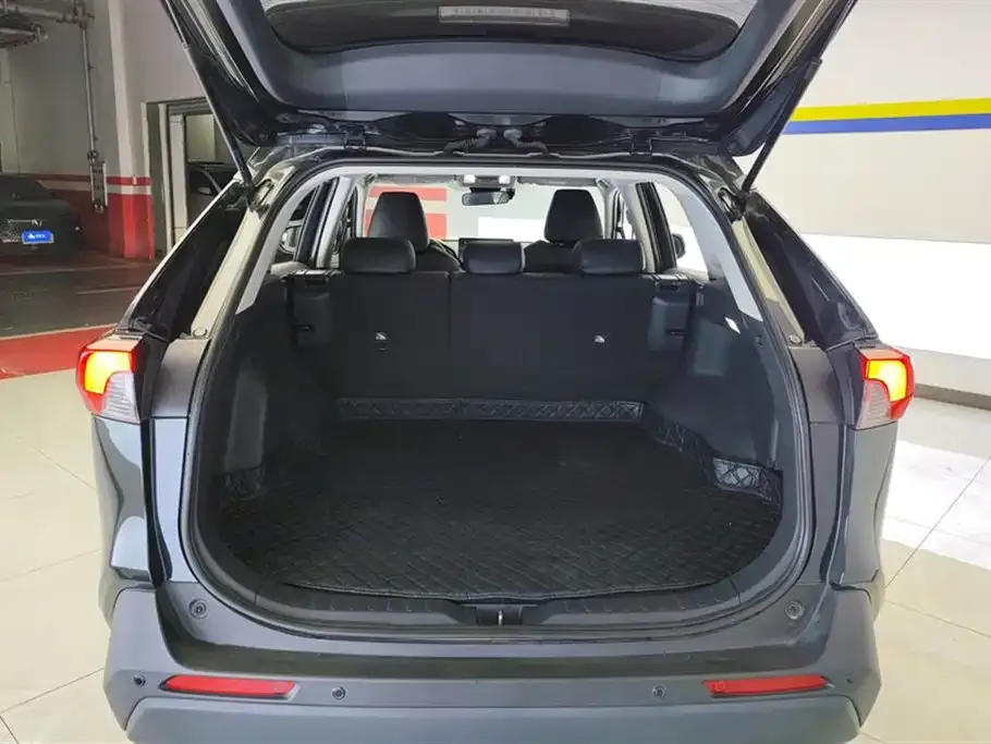Toyota RAV4 2024 из CN, фото 5
