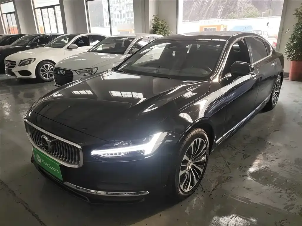 Volvo S90 2023 из CN, фото 1