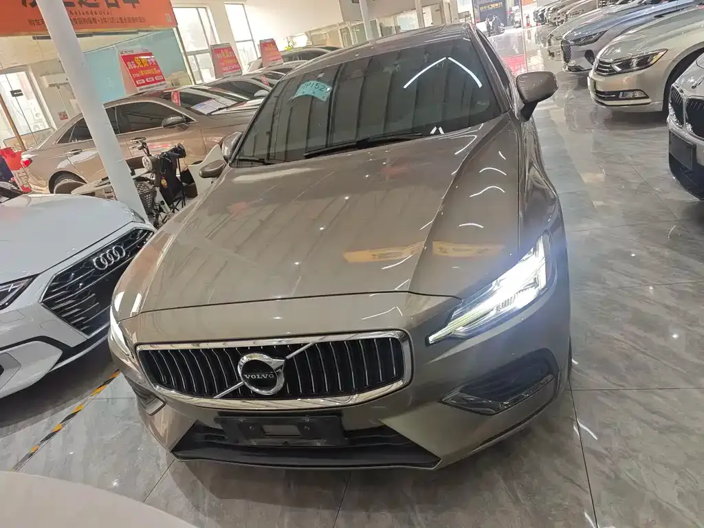 Volvo S60 — фото 4