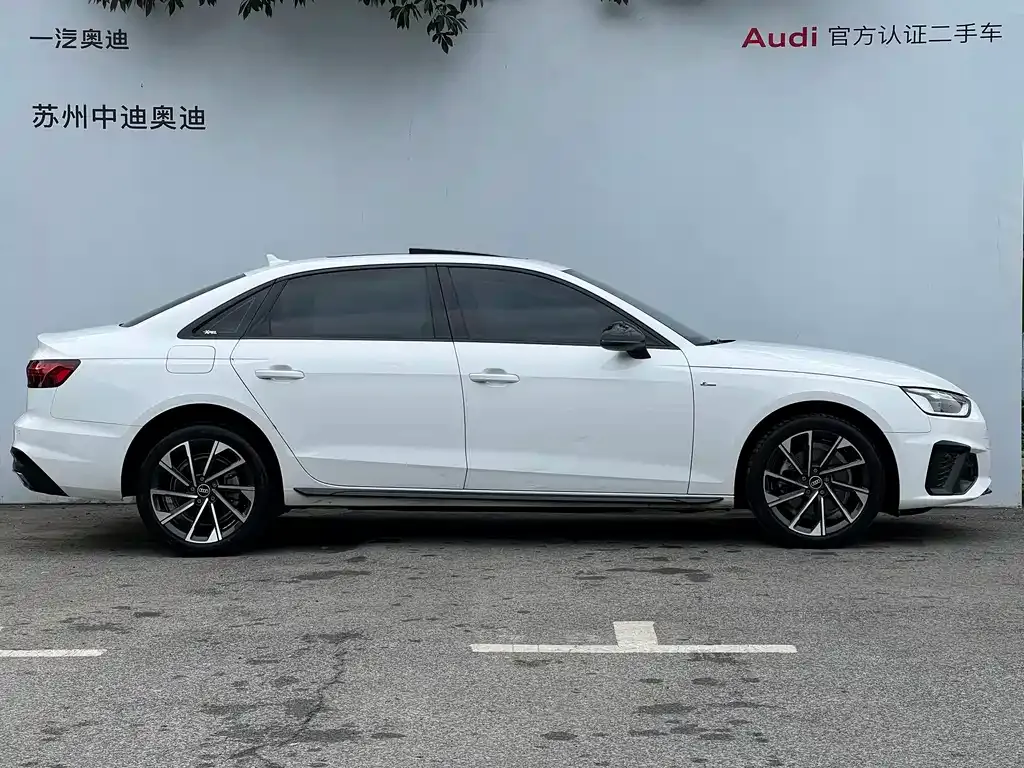 Audi A4L 2023 из CN, фото 3